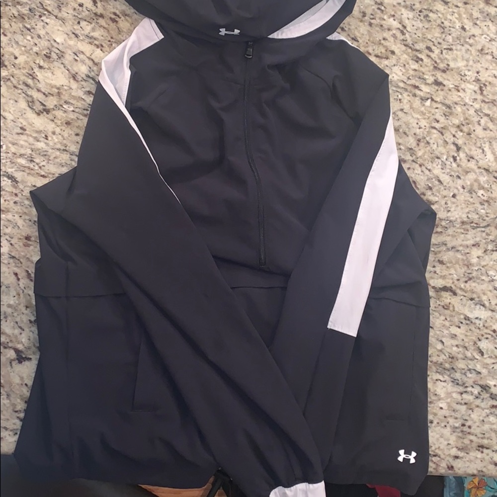 Under amour women’s windbreaker